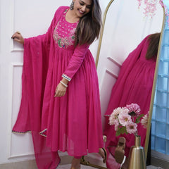 Flora-Embroidered Kurta pant dupatta