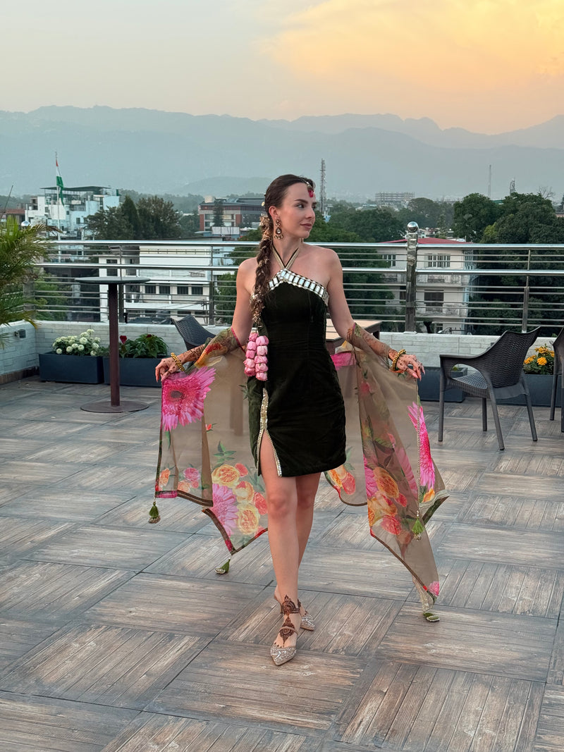 Noir Mehendi Muse – Velvet & Organza Set