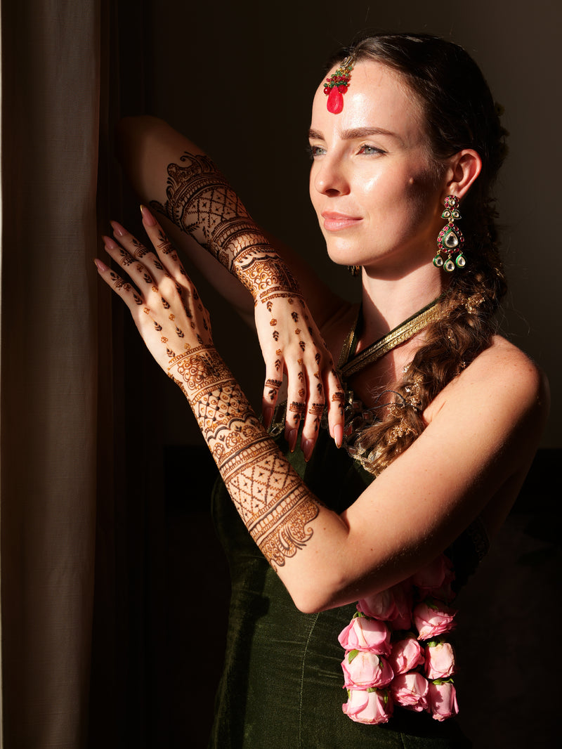 Noir Mehendi Muse – Velvet & Organza Set