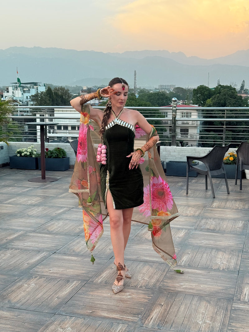 Noir Mehendi Muse – Velvet & Organza Set