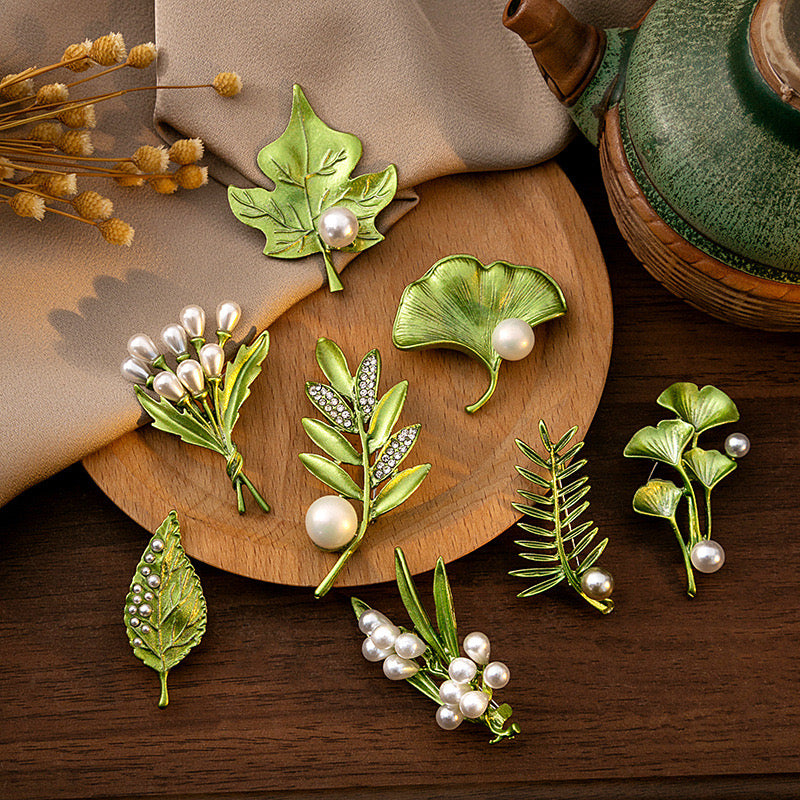 Verdant Grace – Pearl Botanical Brooch Collection