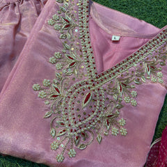 Gulabi Nazakat - Suit