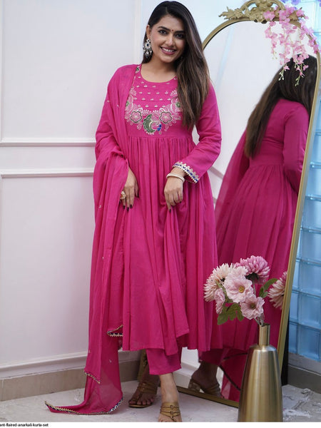 Flora-Embroidered Kurta pant dupatta