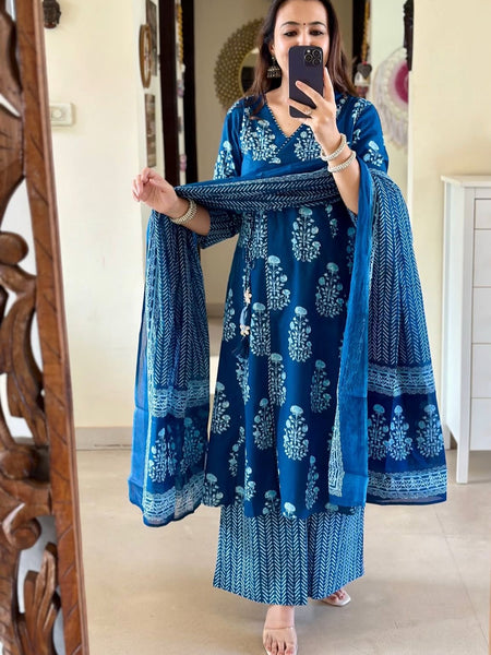 Indie-kurta pant dupatta
