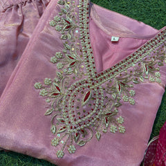 Gulabi Nazakat - Suit