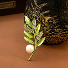 Verdant Grace – Pearl Botanical Brooch Collection