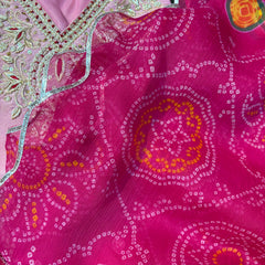 Gulabi Nazakat - Suit