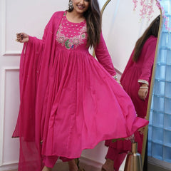 Flora-Embroidered Kurta pant dupatta
