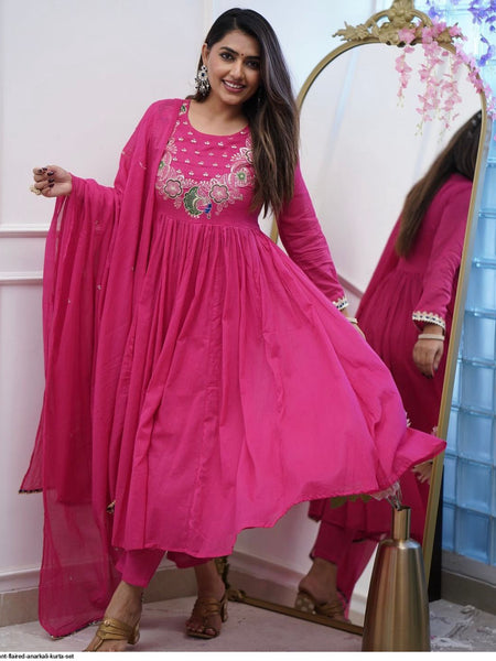 Flora-Embroidered Kurta pant dupatta
