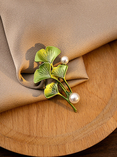 Verdant Grace – Pearl Botanical Brooch Collection