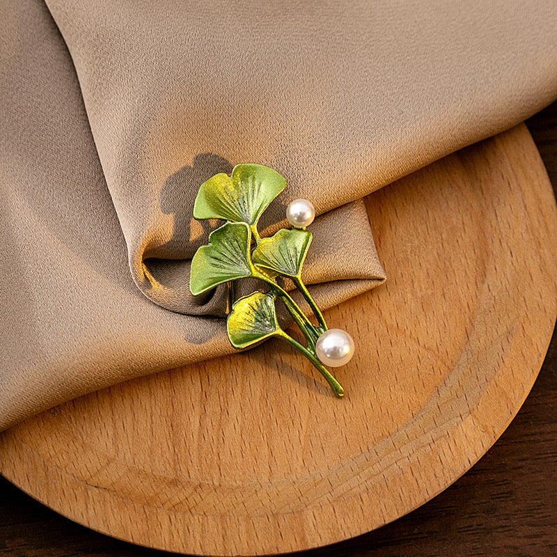 Verdant Grace – Pearl Botanical Brooch Collection