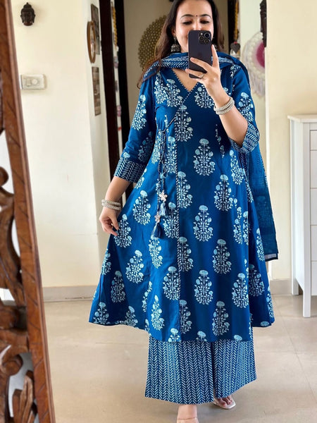 Indie-kurta pant dupatta