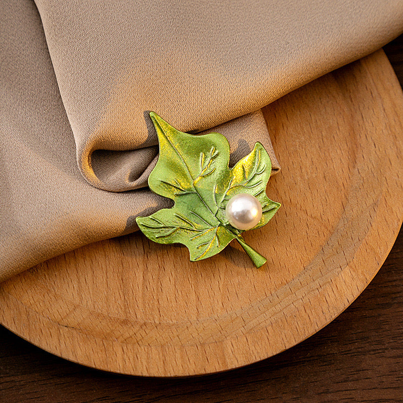Verdant Grace – Pearl Botanical Brooch Collection